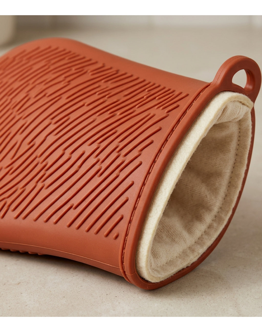 Nvvk Silicone Pinch Oven Mitts Set of 4 Rust - Detail view